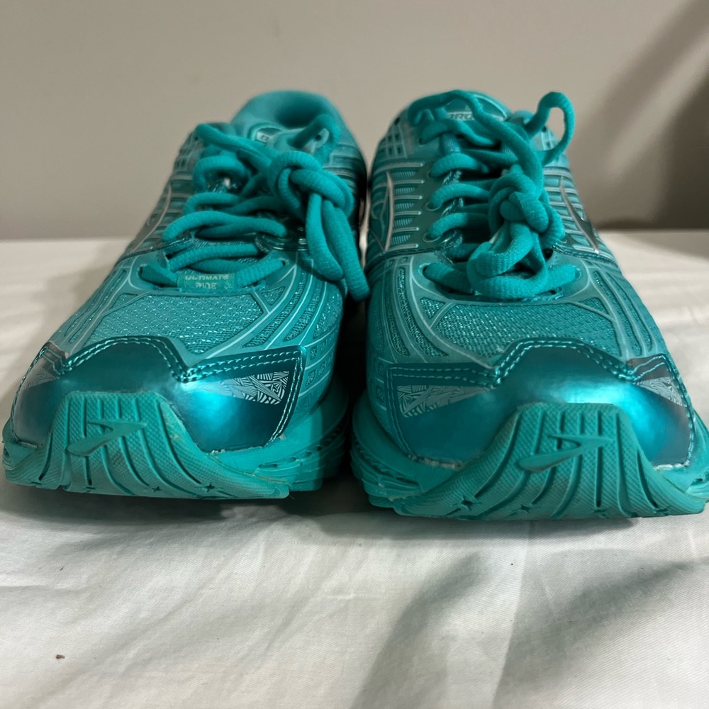 Brooks Glycerin women’s running shoes, size 9.5